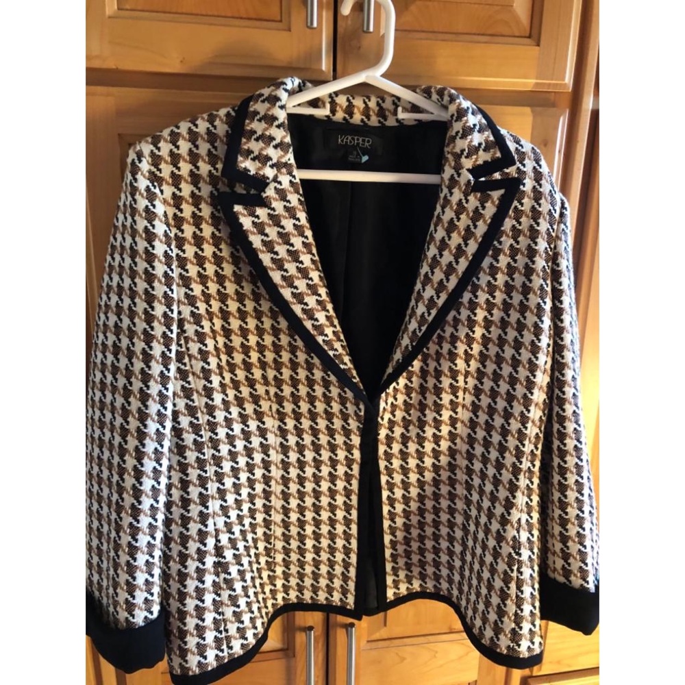 Kasper woman Blazer size 18